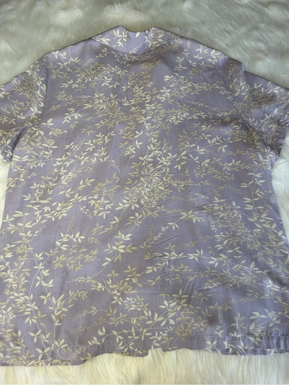 Josephine Chaus Sport Silky Button Down Sz M Lavender Leaf Print Short Sleeve